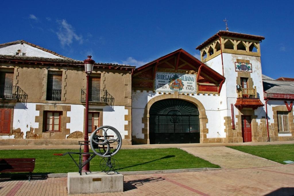 Villa En El Corazon Del Barrio De La Estacion Haro Esterno foto