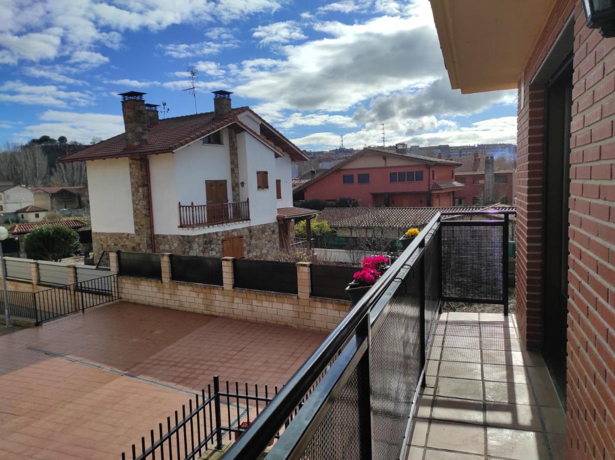 Villa En El Corazon Del Barrio De La Estacion Haro Esterno foto
